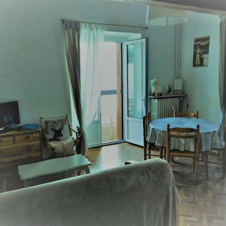 Le Pardeilhan Appt Chaleureux, Lumineux Avec Terrasse Et Parking En Coeur De Ville Bagnères-de-Luchon Eksteriør billede